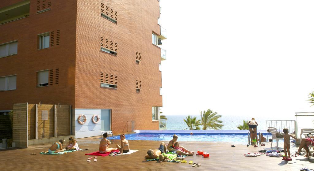 Great Sea-Side Barcelona Apartment Badalona Rum bild